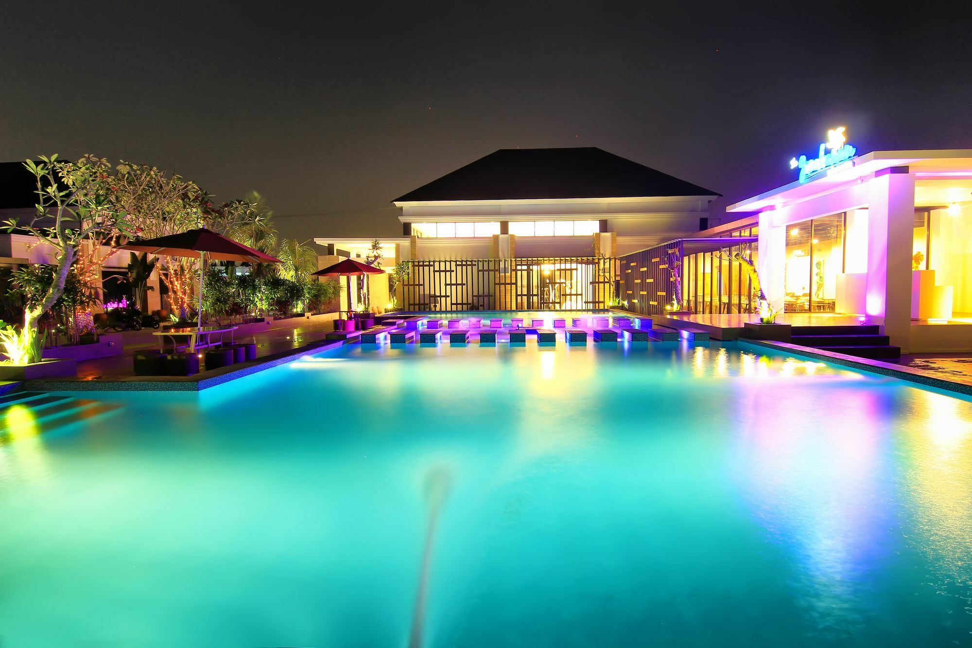 The Baliview Luxury Villas & Resto Pekanbaru Buitenkant foto